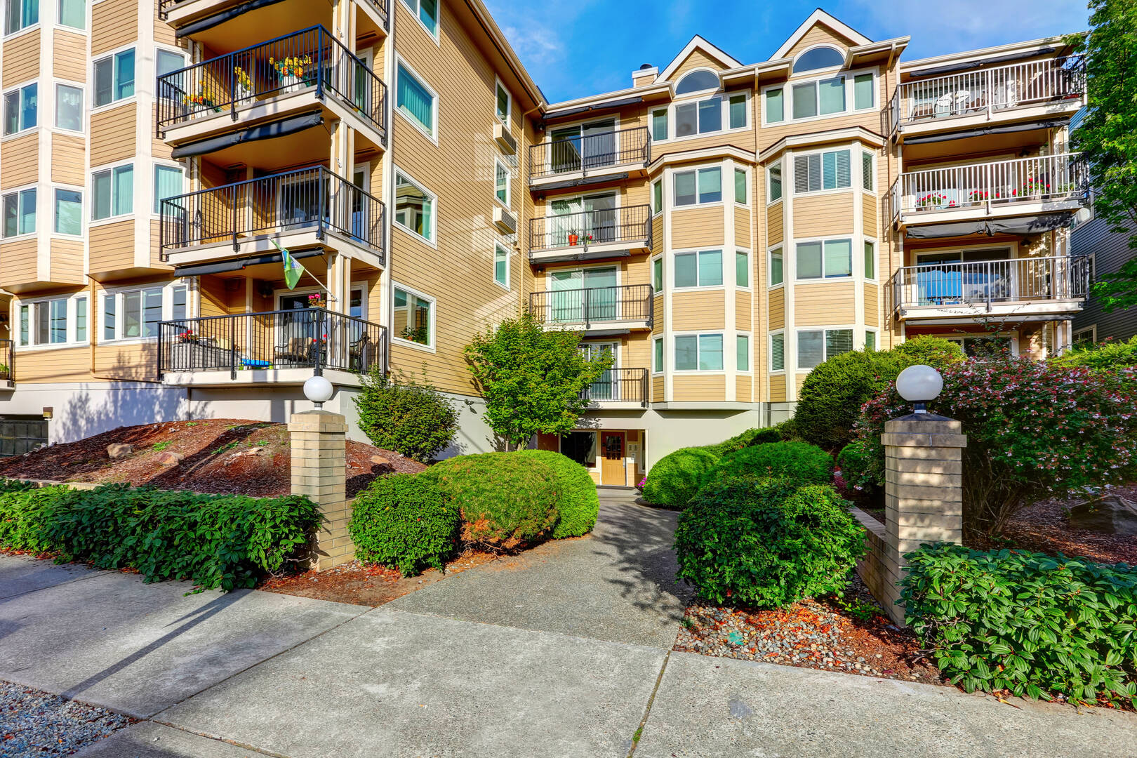 The Cortland Condominium website screenshot